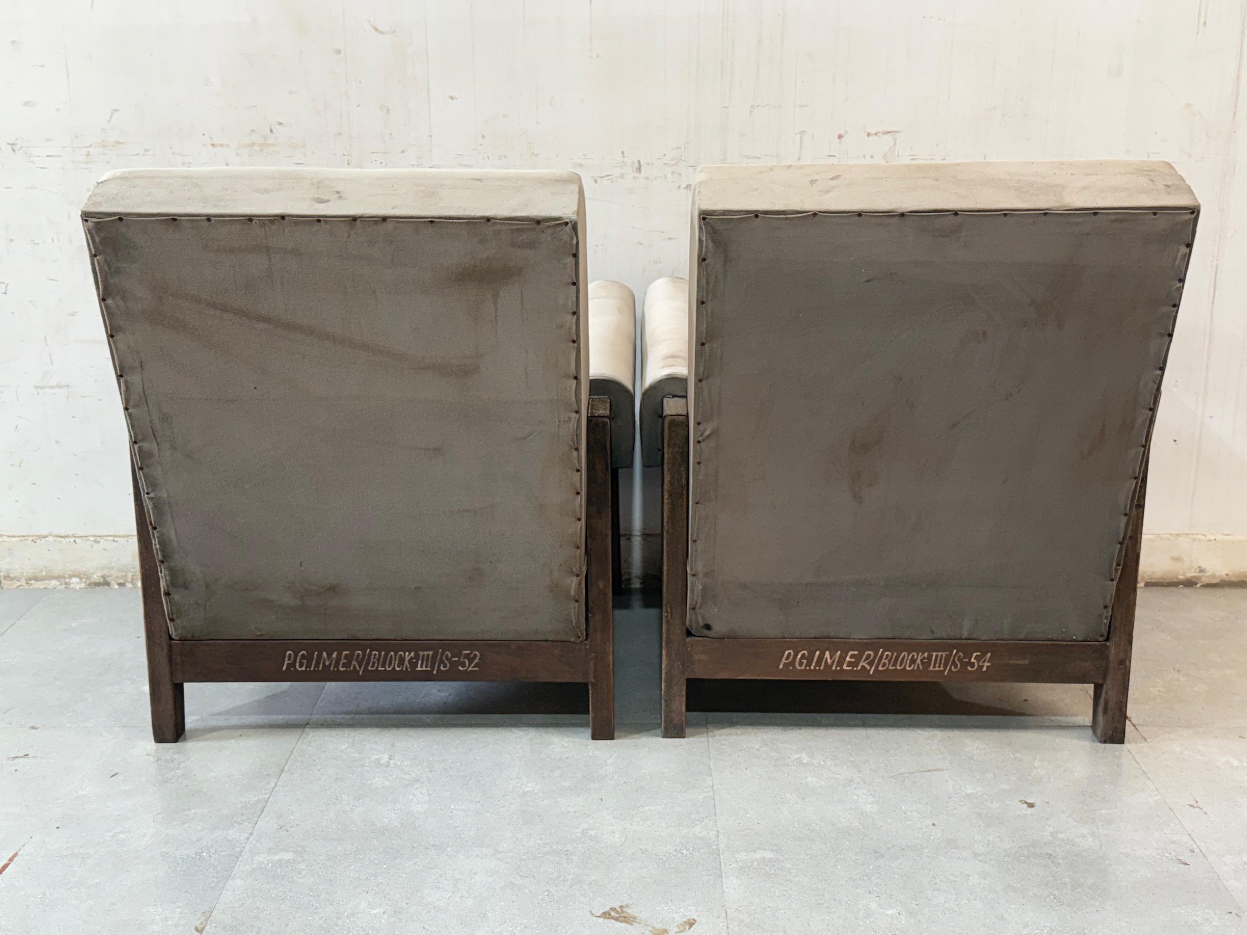 Pair of Advocate sofa’s (P.G.I.M.E.R)