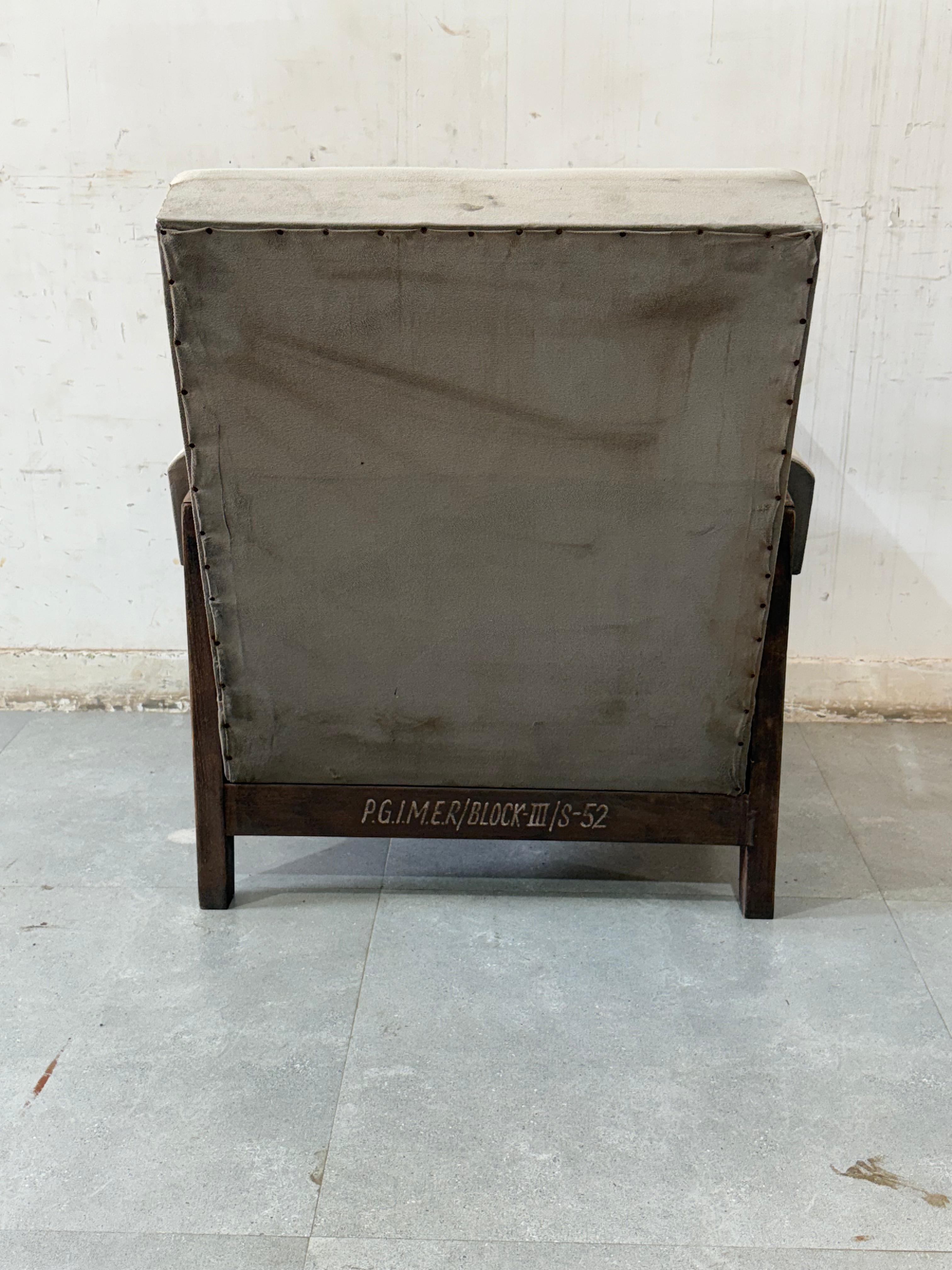 Pair of Advocate sofa’s (P.G.I.M.E.R)