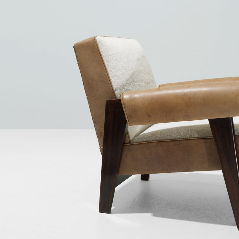 Advocate Sofa