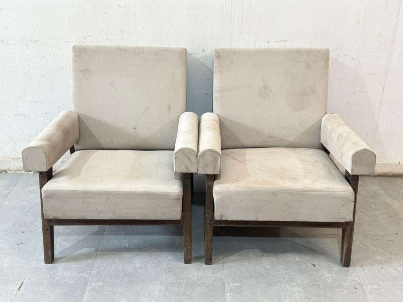 Pair of Advocate sofa’s (P.G.I.M.E.R)