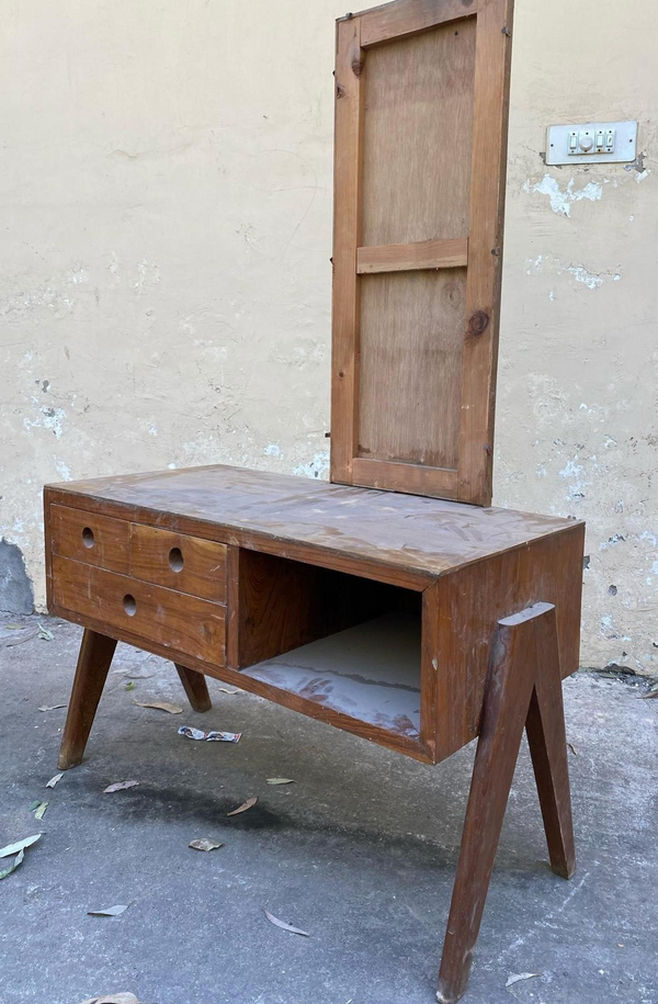 Dressing Table For MLA hostels